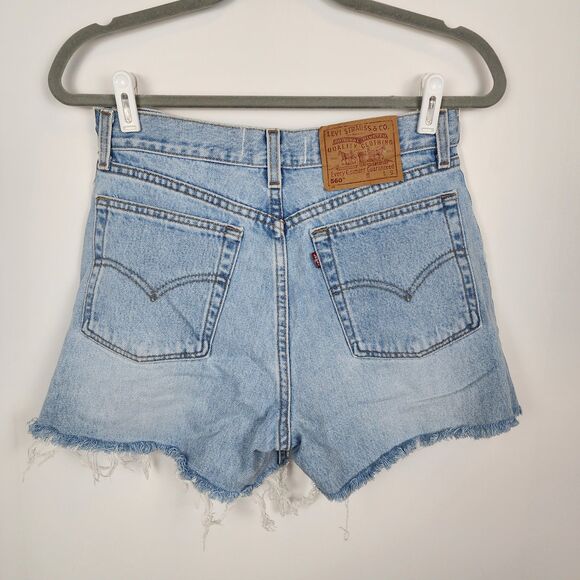 The Vintage Twin Levi's Zippered 560 Denim Shorts Size 8 - Picture 2 of 6